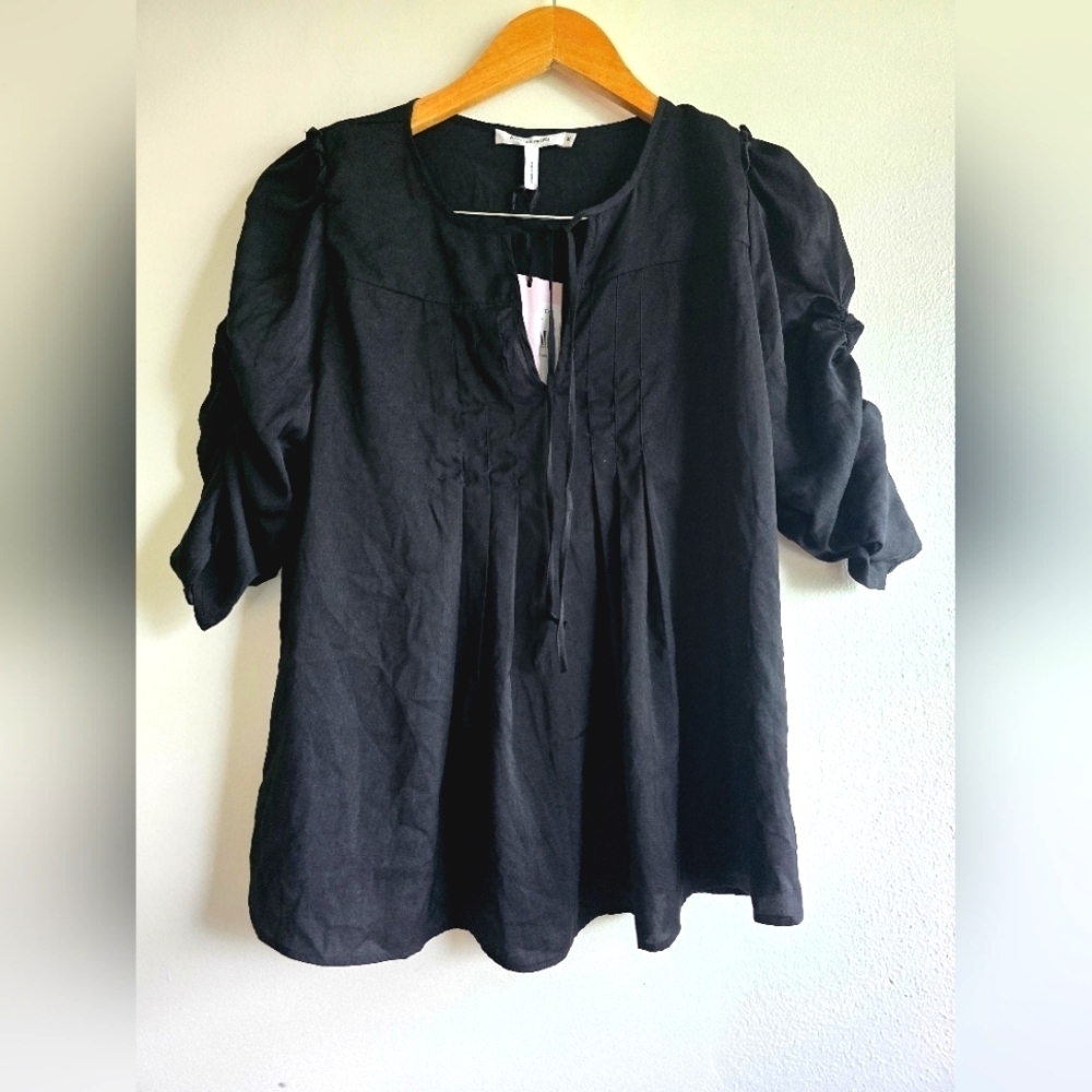 NWT! AVEC LES FILLES,Black Blouse with Puff Sleeves/Keyhole Neckline Tie, Medium